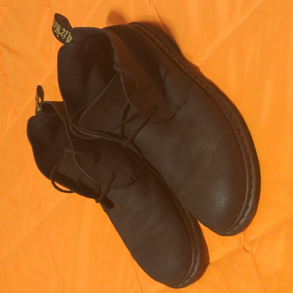 Dr. Martens - Ember Chukka Boot in Black - Picture 4 of 6